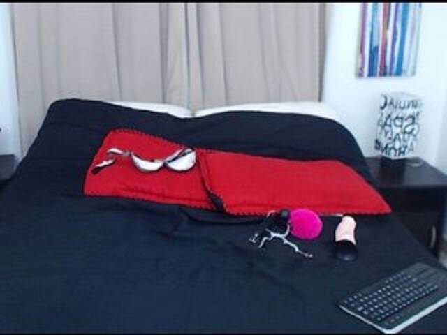 Broadcast Screenshots CristineCano