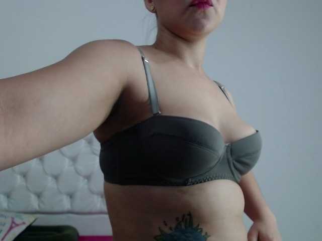 Fotos curly-small- hello guys i am model new latina... #latina #sexy #dance #new #spank