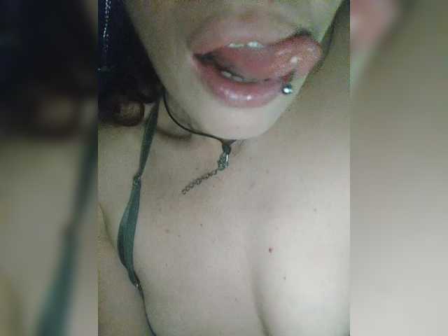 Fotos CurlyHanna #horny#pircing#tongue#nipples#perfored#milf#hottest#deeptroat#flexiblity#