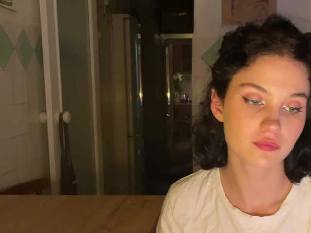 Broadcast Screenshots curlymary