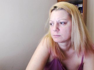 Fotos BeautyMilf Hello, welcome to my room ! join private, let's meet better and have fun!