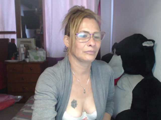 Broadcast Screenshots Daniela-hot1