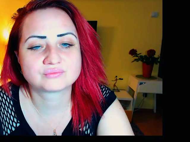 Broadcast Screenshots KinkyDomina