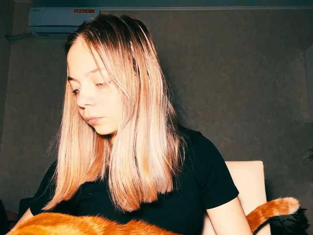 Broadcast Screenshots DavinaHaddad