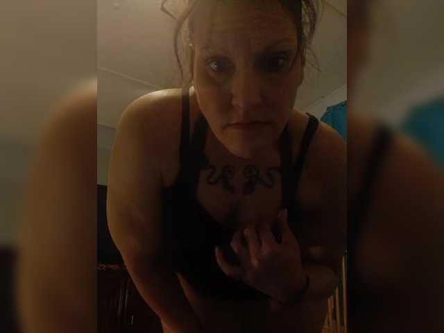 Broadcast Screenshots DemiBandz