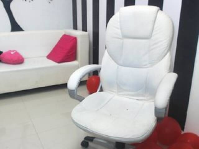 Broadcast Screenshots Donnale