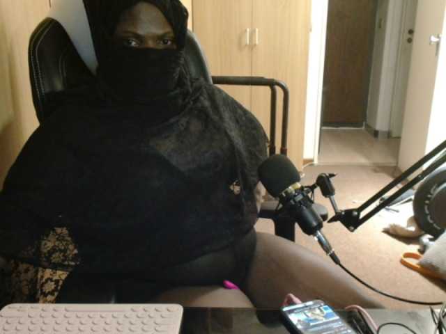 Broadcast Screenshots HijabonyXLClit