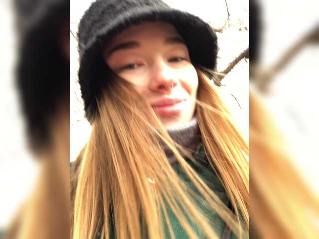 Broadcast Screenshots EF-01