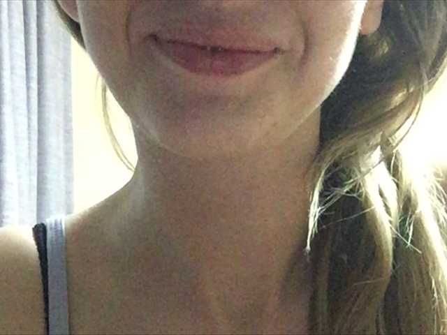 Broadcast Screenshots ElegantBlonda