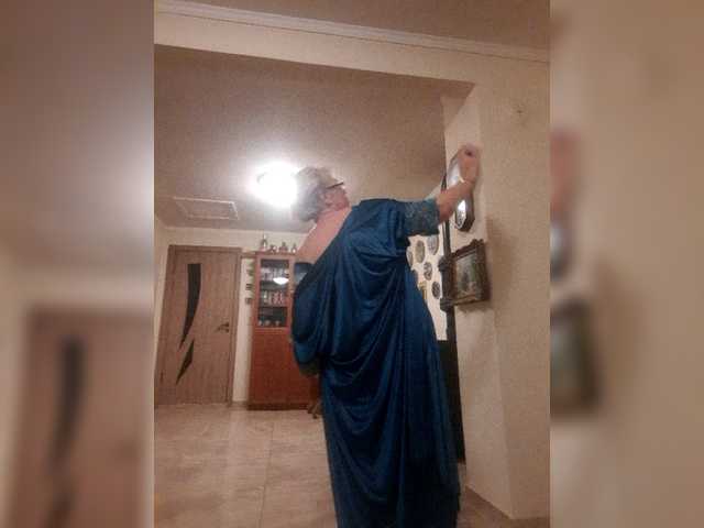 Broadcast Screenshots ElegantBlonda