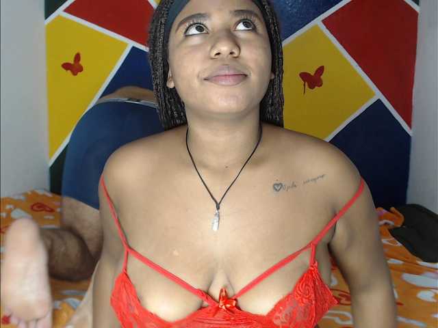 Broadcast Screenshots ElenaThreesom