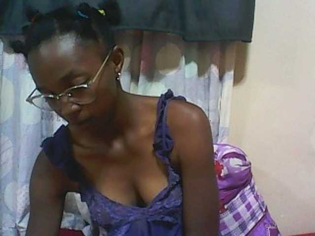 Broadcast Screenshots ElianeXhot