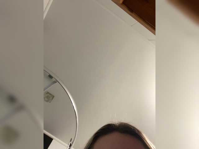 Broadcast Screenshots Girl_Smile