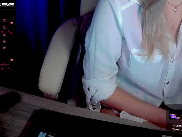 Broadcast Screenshots Girl_Smile