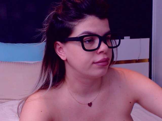 Broadcast Screenshots EliseTyler