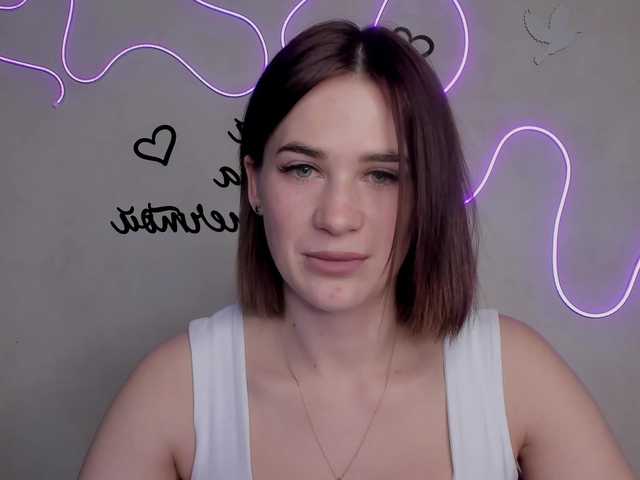 Broadcast Screenshots EllyBurton