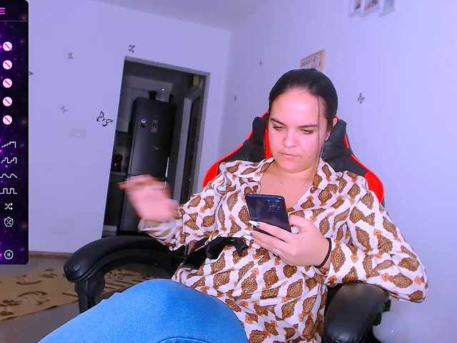 Broadcast Screenshots EmeraldElla