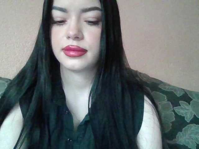 Broadcast Screenshots Emily-64