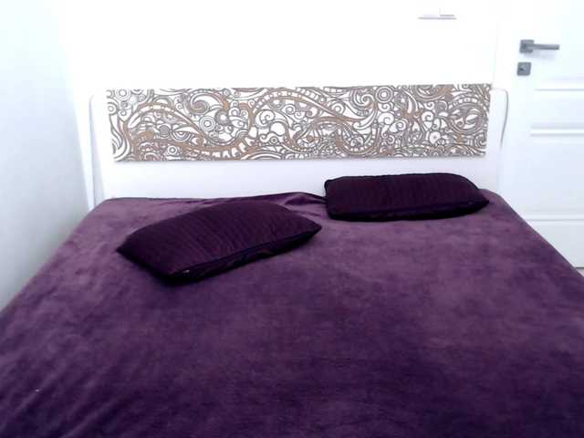 Broadcast Screenshots emilybates