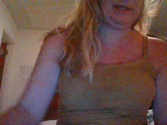 Broadcast Screenshots Emilylyn