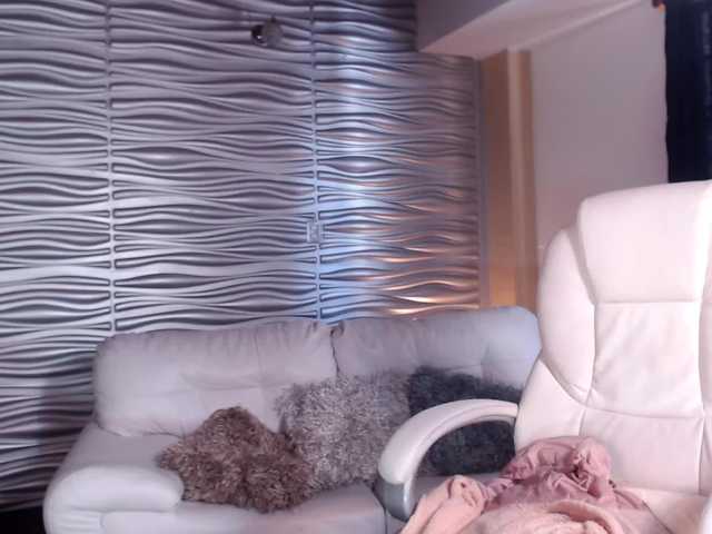 Broadcast Screenshots EmmaCarterX