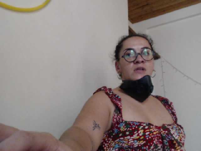 Broadcast Screenshots EmmaCharlotte