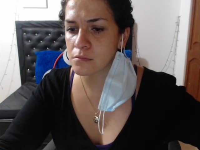 Broadcast Screenshots EmmaCharlotte