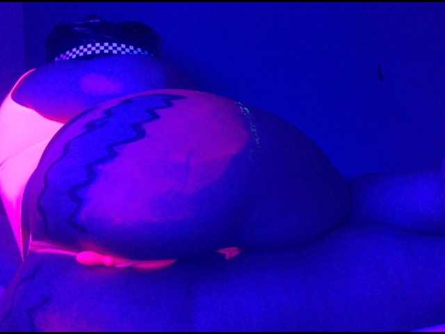 Broadcast Screenshots EmmaGomez