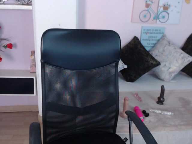 Broadcast Screenshots emmyfox