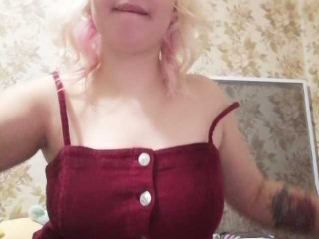 Broadcast Screenshots evangelina