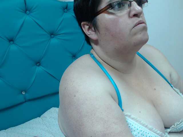 Broadcast Screenshots EVELINTAYLOR