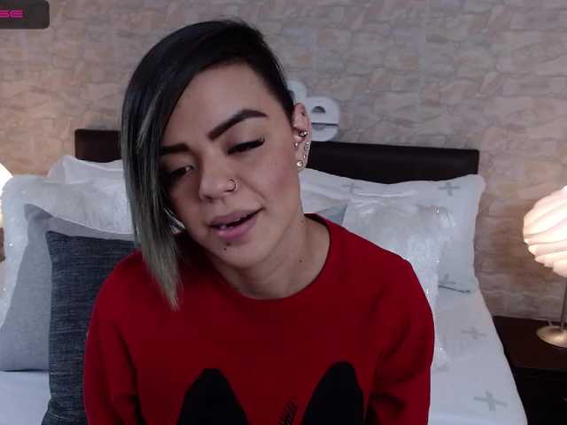 Broadcast Screenshots EvelynOwens