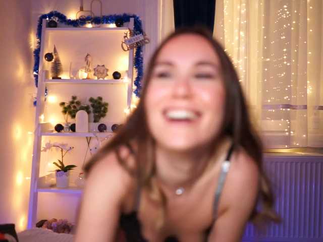 Broadcast Screenshots FeelThisWay