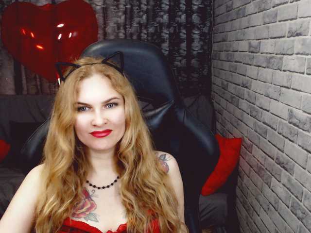 Broadcast Screenshots FetishDreams