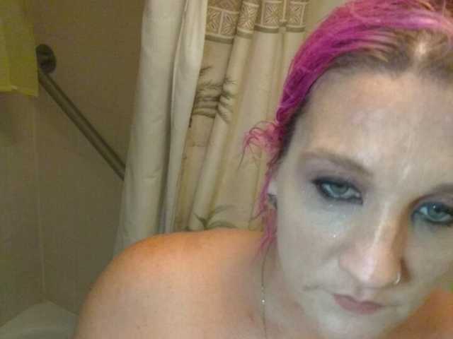 Broadcast Screenshots Glittermo