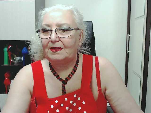 Fotos GrannyWants all shows in clothes only for tokens.. undress only in private