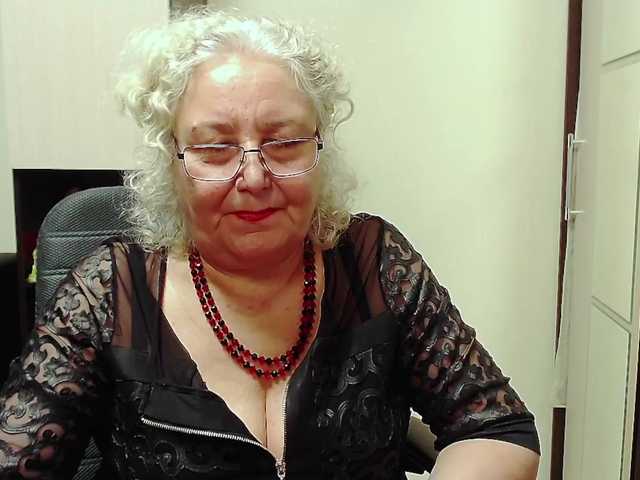 Fotos GrannyWants all shows in clothes only for tokens.. undress only in private