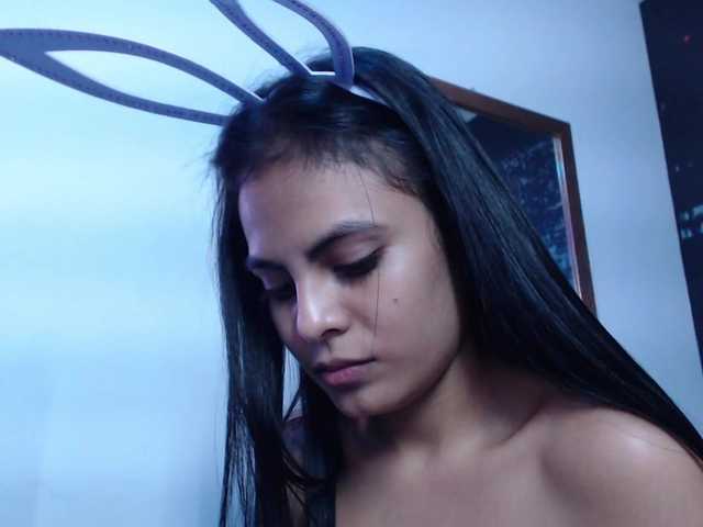 Fotos hailyscot hello welcome to my living room #IamColombian #21years #brunette #longhair #naturalbody #single #height1.58 my god # blackeyes #smalltits
