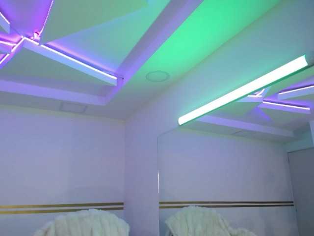 Broadcast Screenshots Halana-foxx