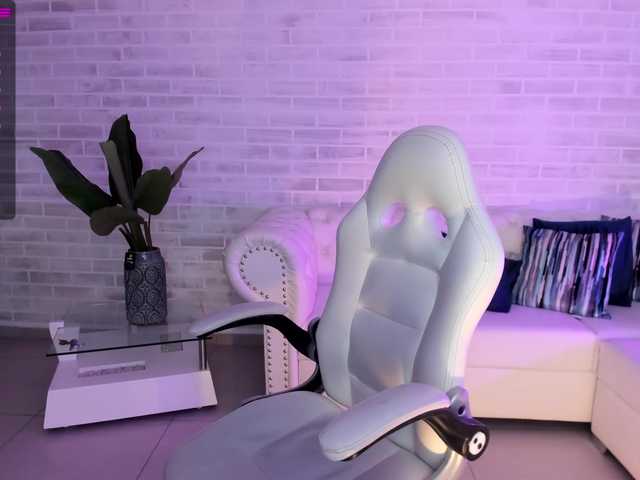 Broadcast Screenshots haleyGreen