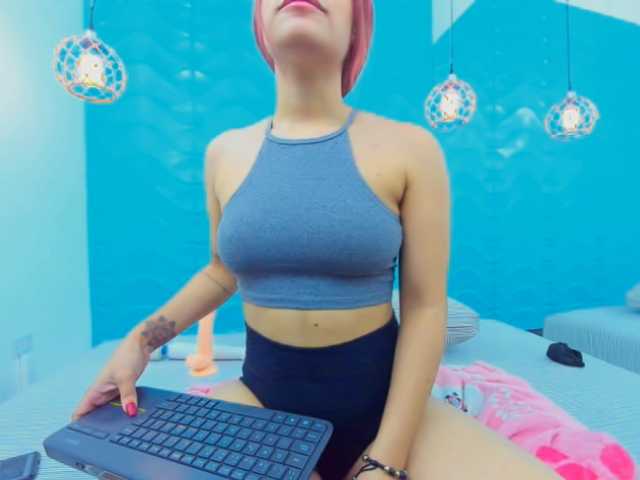 Fotos HannaGarcia Hello Huns , Im so Excited for being here with all of you, check out my Games and Reach my GOAL, besides tip me for Any Special Request/ Once my goal is reached i Will CUM