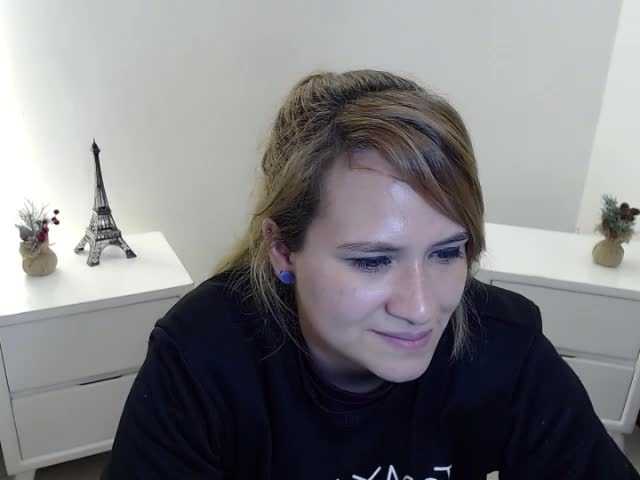 Broadcast Screenshots HannahKahnwal