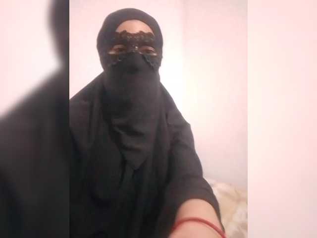 Broadcast Screenshots Hijabi-Girl