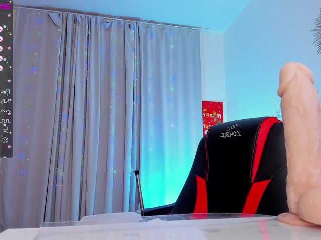 Broadcast Screenshots Holly-Lopez