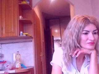 Fotos HotZlata555 Qwerty57812: I collect on lovens. A chest of 100 tokens, an ass of 50 tokens, an inscription of 200 tokens, all naked 350 tokens. Your private fantasies