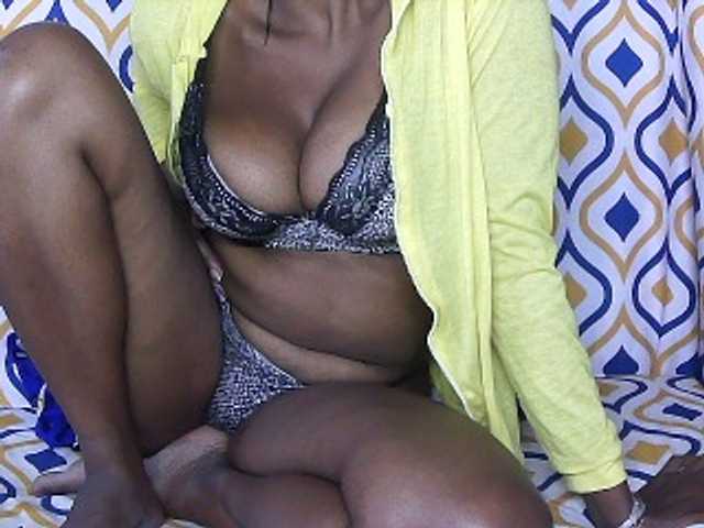 Broadcast Screenshots sexy-frayah