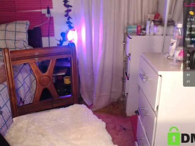 Broadcast Screenshots isabelladoux