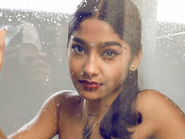 Foto af profilen ishani-
