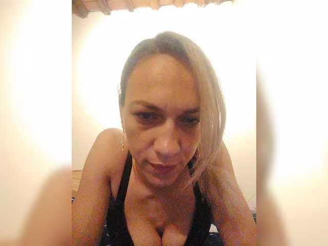 Broadcast Screenshots IssaaBella7
