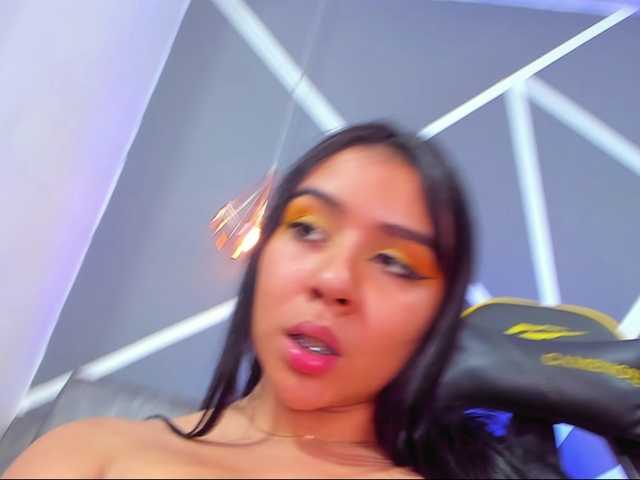 Broadcast Screenshots JessieMegan2